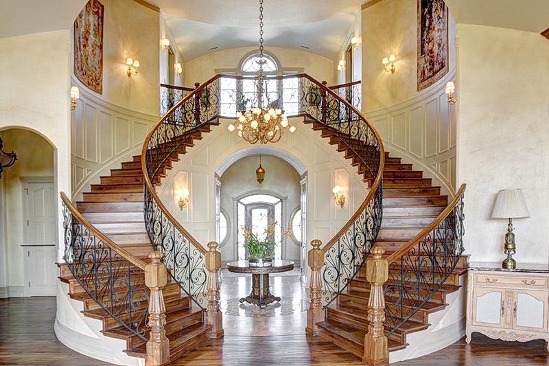 Staircase Installer in Dallas, Texas