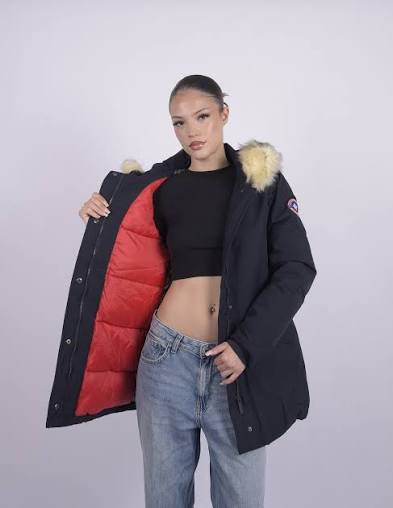 Paragoose: Redefining Modern Outerwear Through Style and Comfort